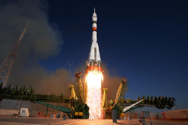 Запуск ракеты-носителя Союз-2.1а с пилотируемым кораблем Союз МС-14 со стартовой площадки космодрома Байконур Запуск ракеты-носителя Союз-2.1а с пилотируемым кораблем Союз МС-14 со стартовой площадки космодрома Байконур