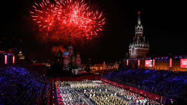 Торжественная церемония открытия XII Международного военно-музыкального фестиваля Спасская башня на Красной площади в Москве Торжественная церемония открытия XII Международного военно-музыкального фестиваля Спасская башня на Красной площади в Москве