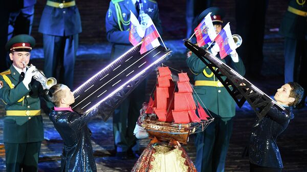 Dоенный оркестр штаба Северо-Западного ордена Красной Звезды округа войск Национальной гвардии РФ на торжественной церемонии открытия XII Международного военно-музыкального фестиваля Спасская башня на Красной площади в Москве Dоенный оркестр штаба Северо-Западного ордена Красной Звезды округа войск Национальной гвардии РФ на торжественной церемонии открытия XII Международного военно-музыкального фестиваля Спасская башня на Красной площади в Москве