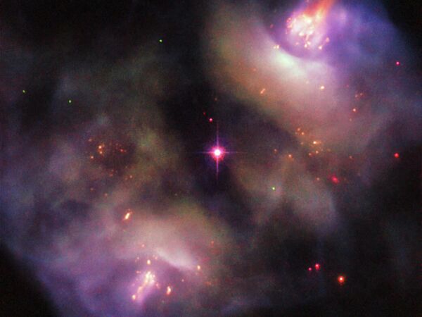 Планетарная туманность NGC 2371 в созвездии Близнецы Планетарная туманность NGC 2371 в созвездии Близнецы