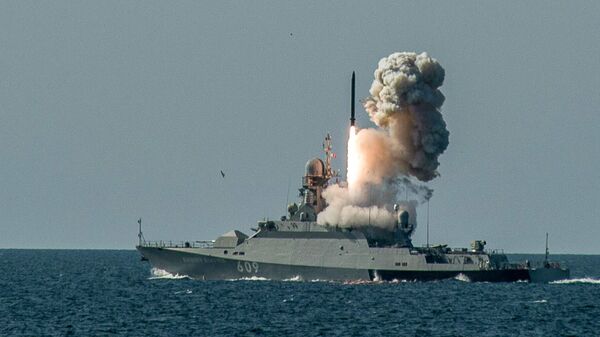 Пуск противокорабельной ракеты Калибр-НК с борта МРК проекта 21631 Вышний Волочек Пуск противокорабельной ракеты Калибр-НК с борта МРК проекта 21631 Вышний Волочек