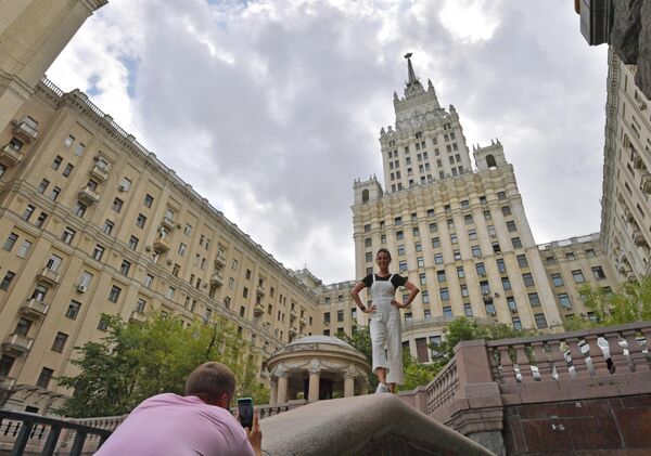 Высотное здание на площади Красных Ворот в Москве Высотное здание на площади Красных Ворот в Москве