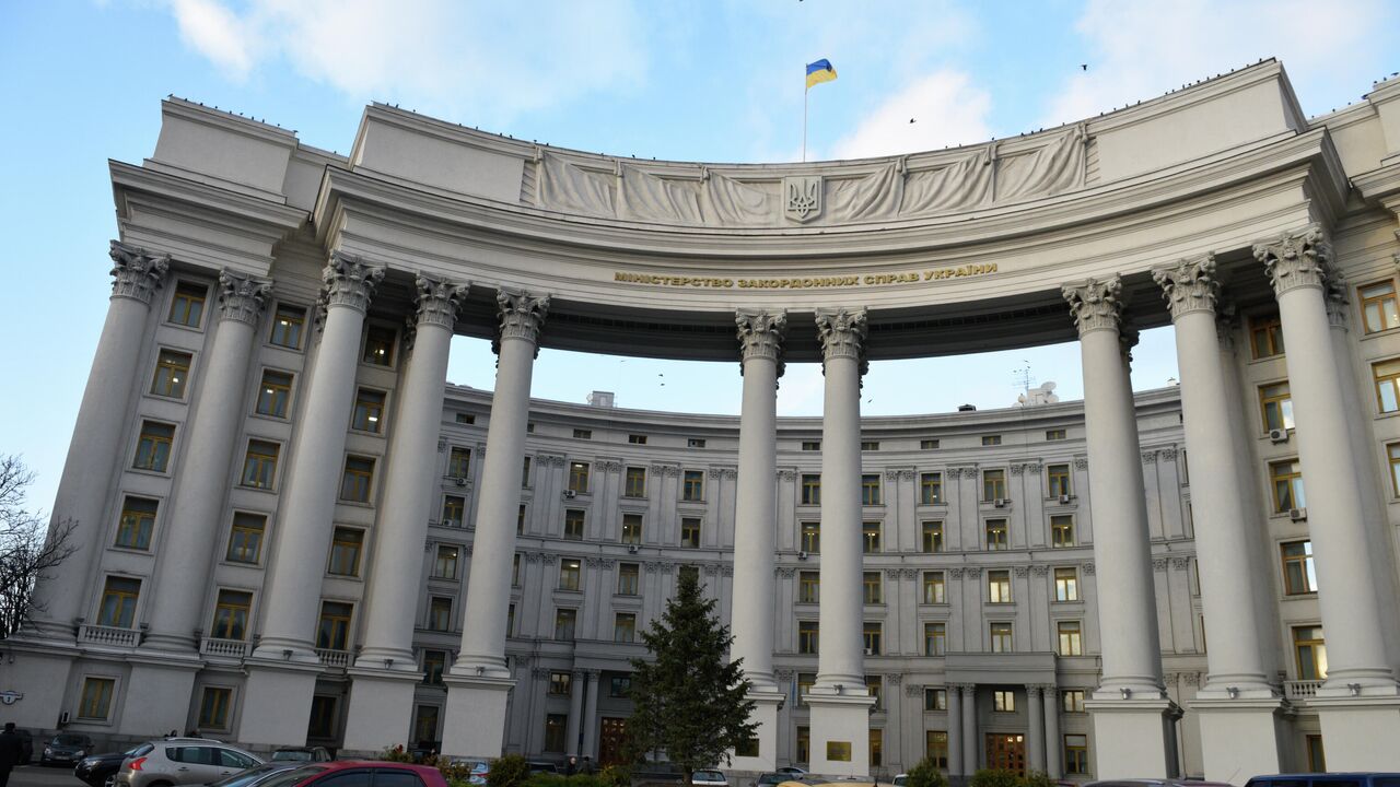 Глава МИД Украины исключил шантаж на переговорах Зеленского и Байдена