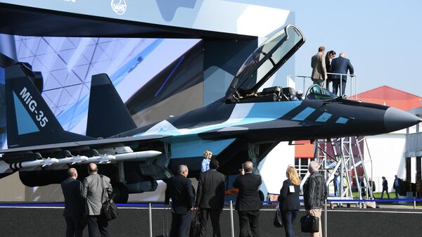 Самолет МиГ-35 на Международном авиационно-космическом салоне МАКС-2019 Самолет МиГ-35 на Международном авиационно-космическом салоне МАКС-2019