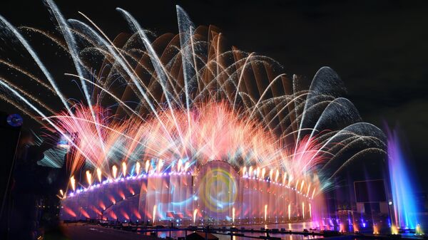 Мультимедийное световое шоу в рамках международного фестиваля Круг света 2019 на Гребном канале в Москве Мультимедийное световое шоу в рамках международного фестиваля Круг света 2019 на Гребном канале в Москве