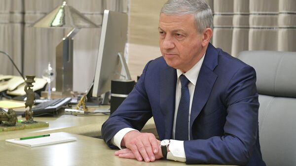 Глава Республики Северная Осетия - Алания Вячеслав Битаров во время встречи с председателем правительства РФ Дмитрием Медведевым Глава Республики Северная Осетия - Алания Вячеслав Битаров во время встречи с председателем правительства РФ Дмитрием Медведевым