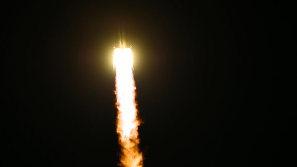 Пуск ракеты-носителя Союз-ФГ с пилотируемым кораблем Союз МС-15 с космодрома Байконур Пуск ракеты-носителя Союз-ФГ с пилотируемым кораблем Союз МС-15 с космодрома Байконур