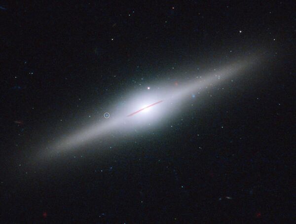 Галактика ESO 243-49 и черная дыра HLX-1 Галактика ESO 243-49 и черная дыра HLX-1
