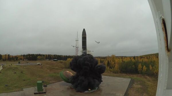 Учебно-боевой пуск баллистической ракеты Тополь-М с космодрома Плесецк в Архангельской области. Стоп-кадр с видео, предоставленного Министерством обороны Учебно-боевой пуск баллистической ракеты Тополь-М с космодрома Плесецк в Архангельской области. Стоп-кадр с видео, предоставленного Министерством обороны