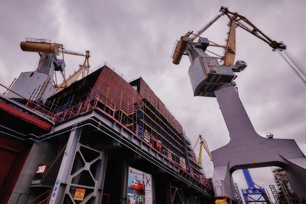 Новые траулеры рассчитаны на вылов порядка 60 тысяч тонн рыбы в год. Это в два раза превышает производительность судов, составляющих сегодня флот РРПК и многих других российских компаний. Суда будут оборудованы фабрикой, способной осуществлять глубокую безотходную переработку всего улова в продукцию с высокой добавленной стоимостью, прежде всего, филе минтая и сурими. Новые траулеры рассчитаны на вылов порядка 60 тысяч тонн рыбы в год. Это в два раза превышает производительность судов, составляющих сегодня флот РРПК и многих других российских компаний. Суда будут оборудованы фабрикой, способной осуществлять глубокую безотходную переработку всего улова в продукцию с высокой добавленной стоимостью, прежде всего, филе минтая и сурими.