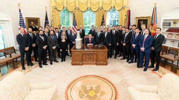 Хоккейный клуб Сент-Луис Блюз на встрече с президентом США Дональдом Трампом в Белом доме