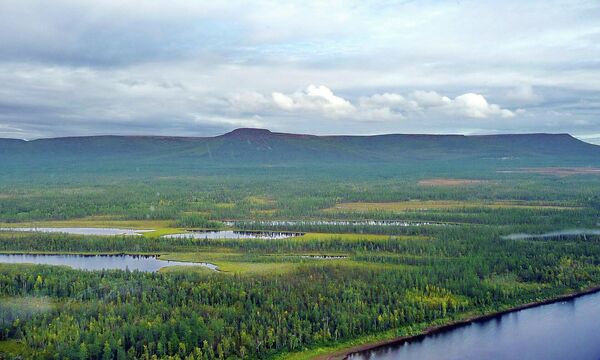 Плато Путорана и река Нижняя Тунгуска Плато Путорана и река Нижняя Тунгуска