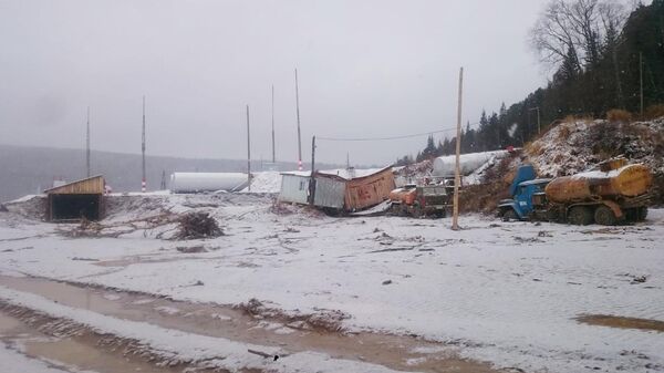 Вид рабочего поселка в Курагинском районе Красноярского края, где ночью была прорвана дамба Вид рабочего поселка в Курагинском районе Красноярского края, где ночью была прорвана дамба