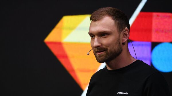 Митя Осадчук креативный директор Mail.Ru Group на конференции по медиадизайну M&DC2k19 Митя Осадчук креативный директор Mail.Ru Group на конференции по медиадизайну M&DC2k19
