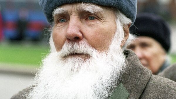 Участник парада на Красной площади 7 ноября 1941 года 78-летний сержант С. Романов Участник парада на Красной площади 7 ноября 1941 года 78-летний сержант С. Романов
