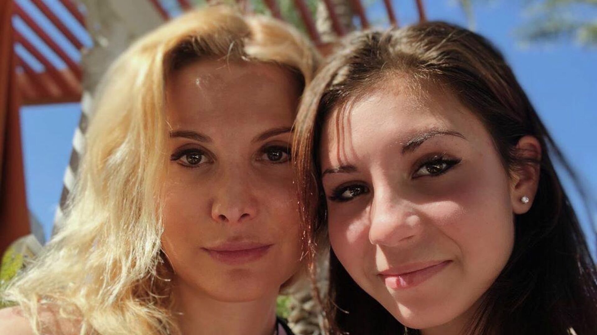 Этери Тутберидзе (слева) и Диана Дэвис Этери Тутберидзе (слева) и Диана Дэвис - РИА Новости, 1920, 05.03.2021