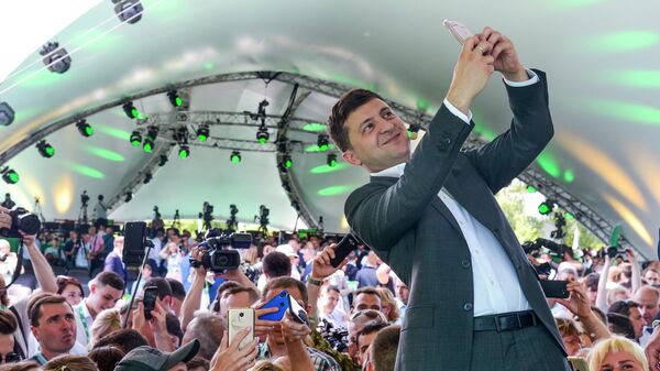 Президент Украины Владимир Зеленский на съезде партии Слуга народу Президент Украины Владимир Зеленский на съезде партии Слуга народу