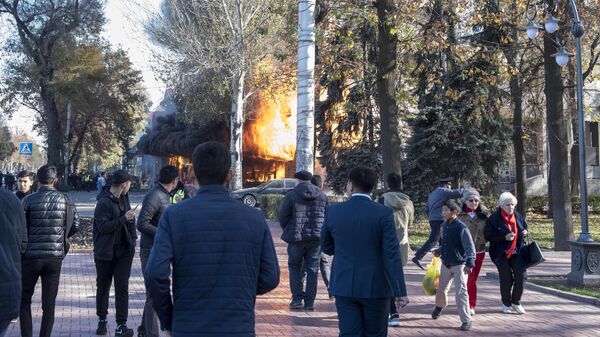 Взрыв в кафе Антошка на пересечении улиц Чуй и Эркиндик в Бишкеке Взрыв в кафе Антошка на пересечении улиц Чуй и Эркиндик в Бишкеке