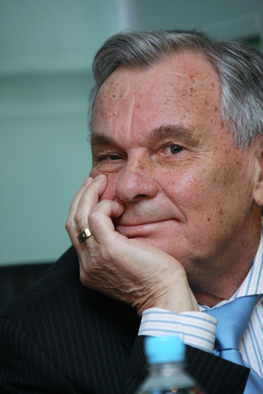 Валентин Иванов на вручении премии СЛАВА в номинации Легенда за 2007 год Валентин Иванов на вручении премии СЛАВА в номинации Легенда за 2007 год