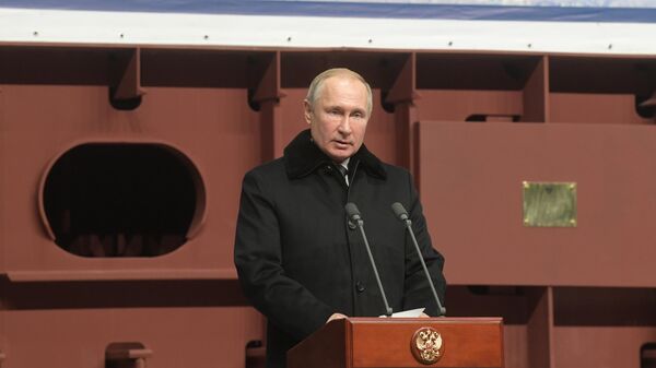 Президент РФ Владимир Путин выступает на церемонии закладки патрульного корабля ледового класса Николай Зубов на заводе Адмиралтейские верфи. 27 ноября 2019 Президент РФ Владимир Путин выступает на церемонии закладки патрульного корабля ледового класса Николай Зубов на заводе Адмиралтейские верфи. 27 ноября 2019