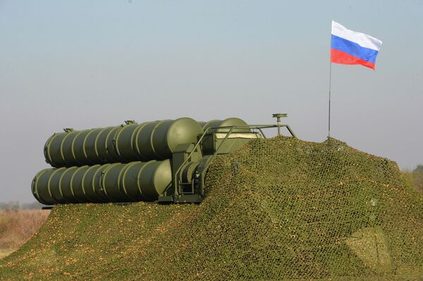 ЗРК С-400 на совместных российско-сербских учениях в Белграде ЗРК С-400 на совместных российско-сербских учениях в Белграде