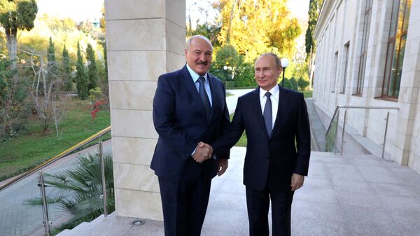 Президент России Владимир Путин во время встречи с президентом Белоруссии Александром Лукашенко в Сочи Президент России Владимир Путин во время встречи с президентом Белоруссии Александром Лукашенко в Сочи