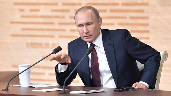 Президент РФ Владимир Путин на большой ежегодной пресс-конференци Президент РФ Владимир Путин на большой ежегодной пресс-конференци