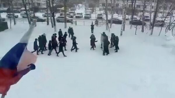 Стоп-кадр видео тактико-строевых занятий на территории Новотроицкой средней школы в Татарстане Стоп-кадр видео тактико-строевых занятий на территории Новотроицкой средней школы в Татарстане