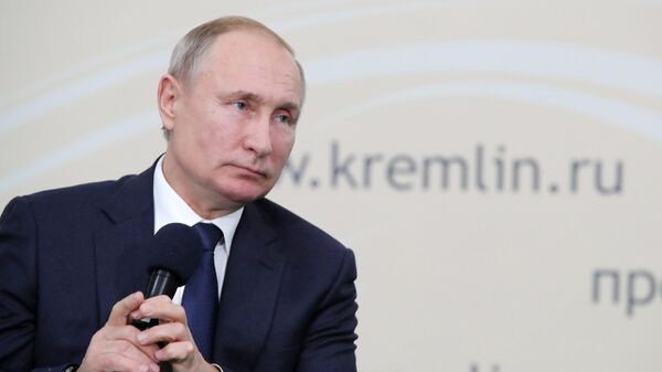 Президент РФ Владимир Путин проводит встречу с представителями общественности по вопросам развития сельского хозяйства и сельских территорий в поселке Энем Президент РФ Владимир Путин проводит встречу с представителями общественности по вопросам развития сельского хозяйства и сельских территорий в поселке Энем
