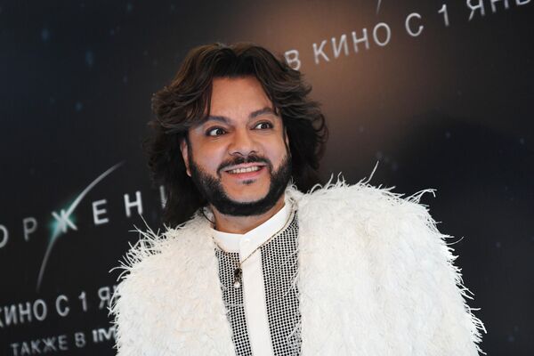 Певец Филипп Киркоров на премьере фильма Вторжение Певец Филипп Киркоров на премьере фильма Вторжение