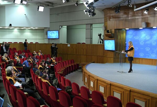 Официальный представитель Министерства иностранных дел России Мария Захарова во время брифинга в Москве Официальный представитель Министерства иностранных дел России Мария Захарова во время брифинга в Москве