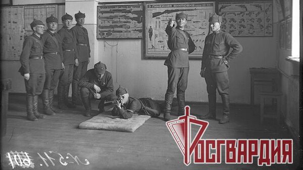 Фотография, обнаруженная во время реконструкции одного из зданий Отдельной дивизии оперативного назначения имени Ф.Э. Дзержинского войск национальной гвардии России Фотография, обнаруженная во время реконструкции одного из зданий Отдельной дивизии оперативного назначения имени Ф.Э. Дзержинского войск национальной гвардии России