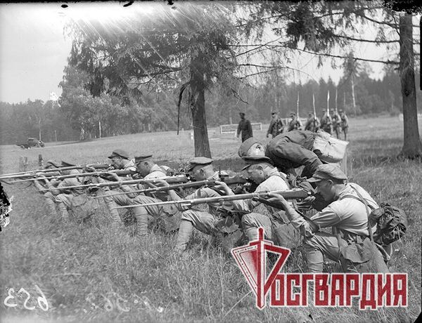 Фотография, обнаруженная во время реконструкции одного из зданий Отдельной дивизии оперативного назначения имени Ф.Э. Дзержинского войск национальной гвардии России Фотография, обнаруженная во время реконструкции одного из зданий Отдельной дивизии оперативного назначения имени Ф.Э. Дзержинского войск национальной гвардии России
