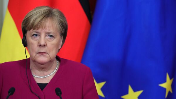 Меркель пригрозила расширить санкции против России