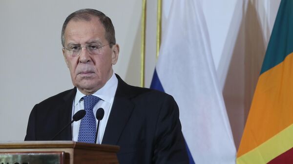 Министр иностранных дел РФ Сергей Лавров на пресс-конференции по итогам встречи с министром иностранных дел Шри-Ланки Динешем Гунаварденой Министр иностранных дел РФ Сергей Лавров на пресс-конференции по итогам встречи с министром иностранных дел Шри-Ланки Динешем Гунаварденой