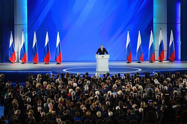 Президент РФ Владимир Путин выступает с ежегодным посланием Федеральному Собранию Президент РФ Владимир Путин выступает с ежегодным посланием Федеральному Собранию