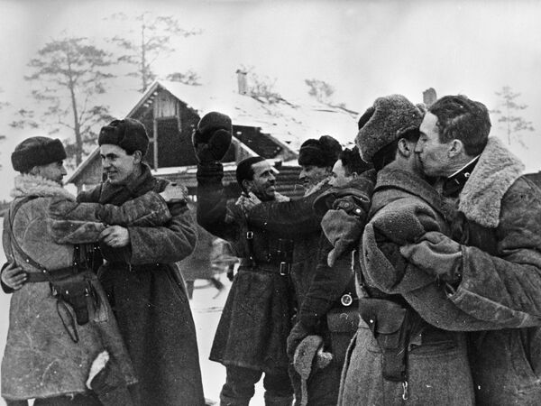 Блокада прорвана! Встреча бойцов Ленинградского и Волховского фронтов Блокада прорвана! Встреча бойцов Ленинградского и Волховского фронтов