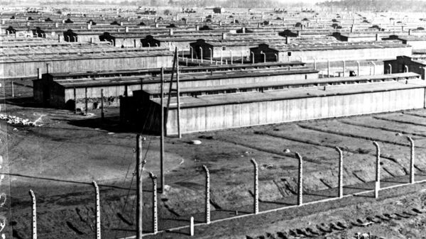 Бараки концлагеря Освенцим. Январь 1945 года Бараки концлагеря Освенцим. Январь 1945 года