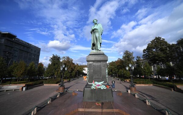 Памятник А. С. Пушкину на Пушкинской площади в Москве Памятник А. С. Пушкину на Пушкинской площади в Москве