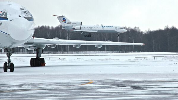 Снегопад в Москве не сказался на работе аэропортов Снегопад в Москве не сказался на работе аэропортов
