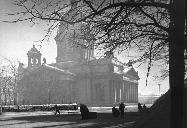 Ленинград в дни блокады в 1943 году Ленинград в дни блокады в 1943 году