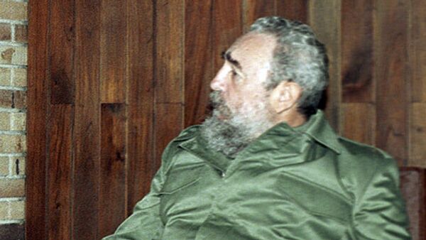Лидер кубинской революции Фидель Кастро уверен, что будущее Кубы и стран региона во многом зависит от исхода намеченного на воскресенье в Венесуэле референдума по внесению в Конституцию поправки, позволяющей главе государства переизбираться неограниченное число раз. Лидер кубинской революции Фидель Кастро уверен, что будущее Кубы и стран региона во многом зависит от исхода намеченного на воскресенье в Венесуэле референдума по внесению в Конституцию поправки, позволяющей главе государства переизбираться неограниченное число раз.