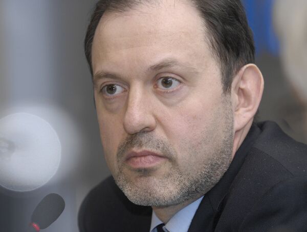 Заместитель руководителя Росприроднадзора Олег Митволь во время пресс-конференции в агентстве РИА Новости Заместитель руководителя Росприроднадзора Олег Митволь во время пресс-конференции в агентстве РИА Новости
