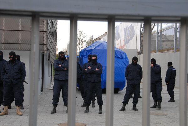 Полиция Грузии может поддержать оппозицию, считает Шеварднадзе Полиция Грузии может поддержать оппозицию, считает Шеварднадзе