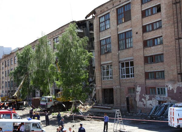 Обрушение офисного здания в Красноярске Обрушение офисного здания в Красноярске