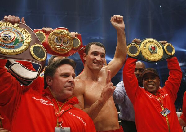 Владимир Кличко победил Руслана Чагаева в бою за титулы IBF и WBO Владимир Кличко победил Руслана Чагаева в бою за титулы IBF и WBO