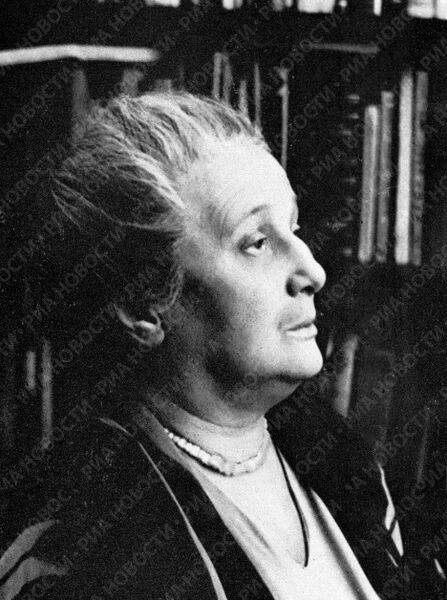 Поэтесса Анна Ахматова Поэтесса Анна Ахматова