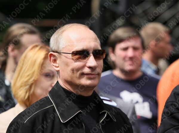 Премьер-министр РФ В.Путин посетил мотоклуб Ночные волки в Москве Премьер-министр РФ В.Путин посетил мотоклуб Ночные волки в Москве