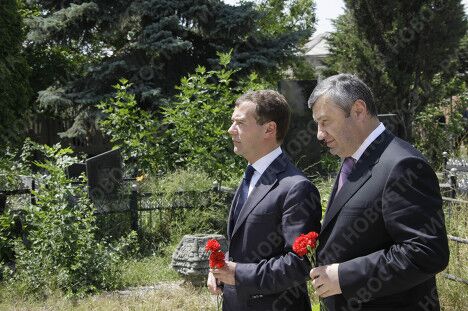 Рабочий визит президент РФ Дмитрия Медведева в Южную Осетию Рабочий визит президент РФ Дмитрия Медведева в Южную Осетию