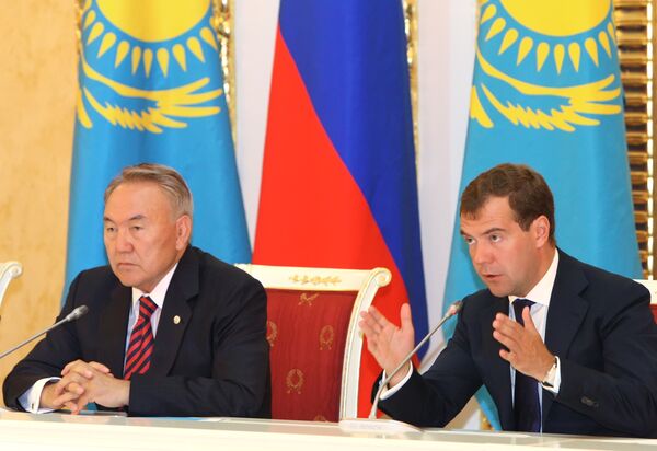 Президенты России и Казахстана Д.Медведев и Н.Назарбаев Президенты России и Казахстана Д.Медведев и Н.Назарбаев
